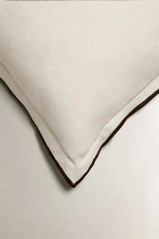 Чехол для подушки с контрастным оверлоком- Заказать в России