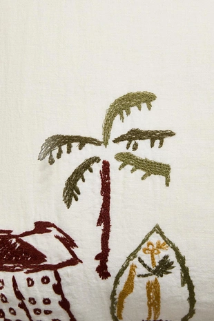 Подушка с вышитым рисунком побережья- Заказать в России