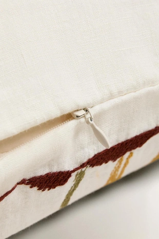 Подушка с вышитым рисунком побережья- Заказать в России