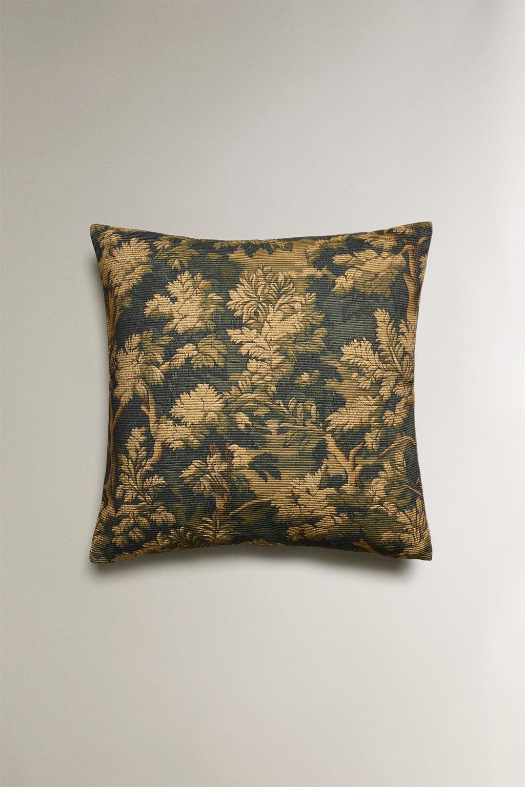 Чехол для подушки с рисунком деревьев