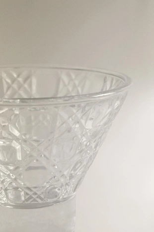 Стеклянный десертный стакан с рельефным узором- Заказать в России