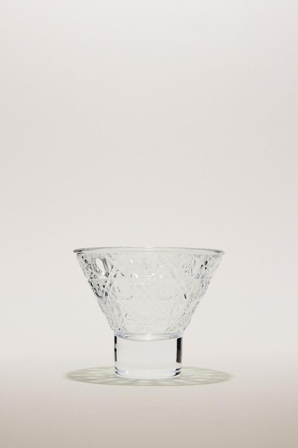 Стеклянный десертный стакан с рельефным узором