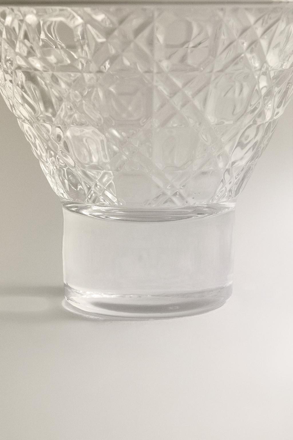 Стеклянный десертный стакан с рельефным узором