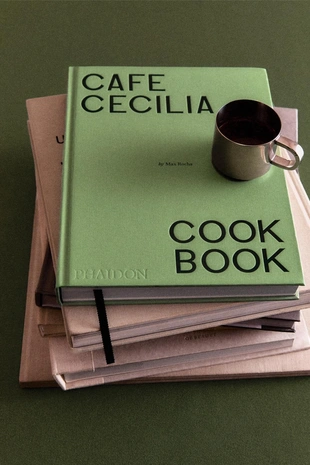 Книга CAFé CECILIA (английский)- Заказать в России