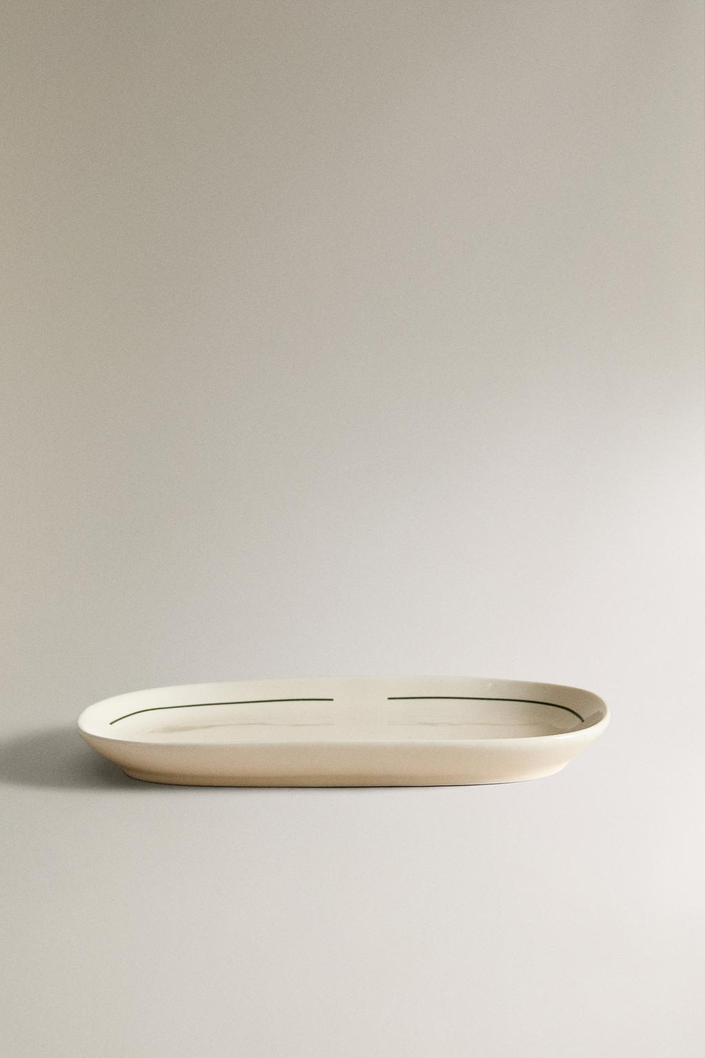 Керамическое блюдо для сервировки в кафе