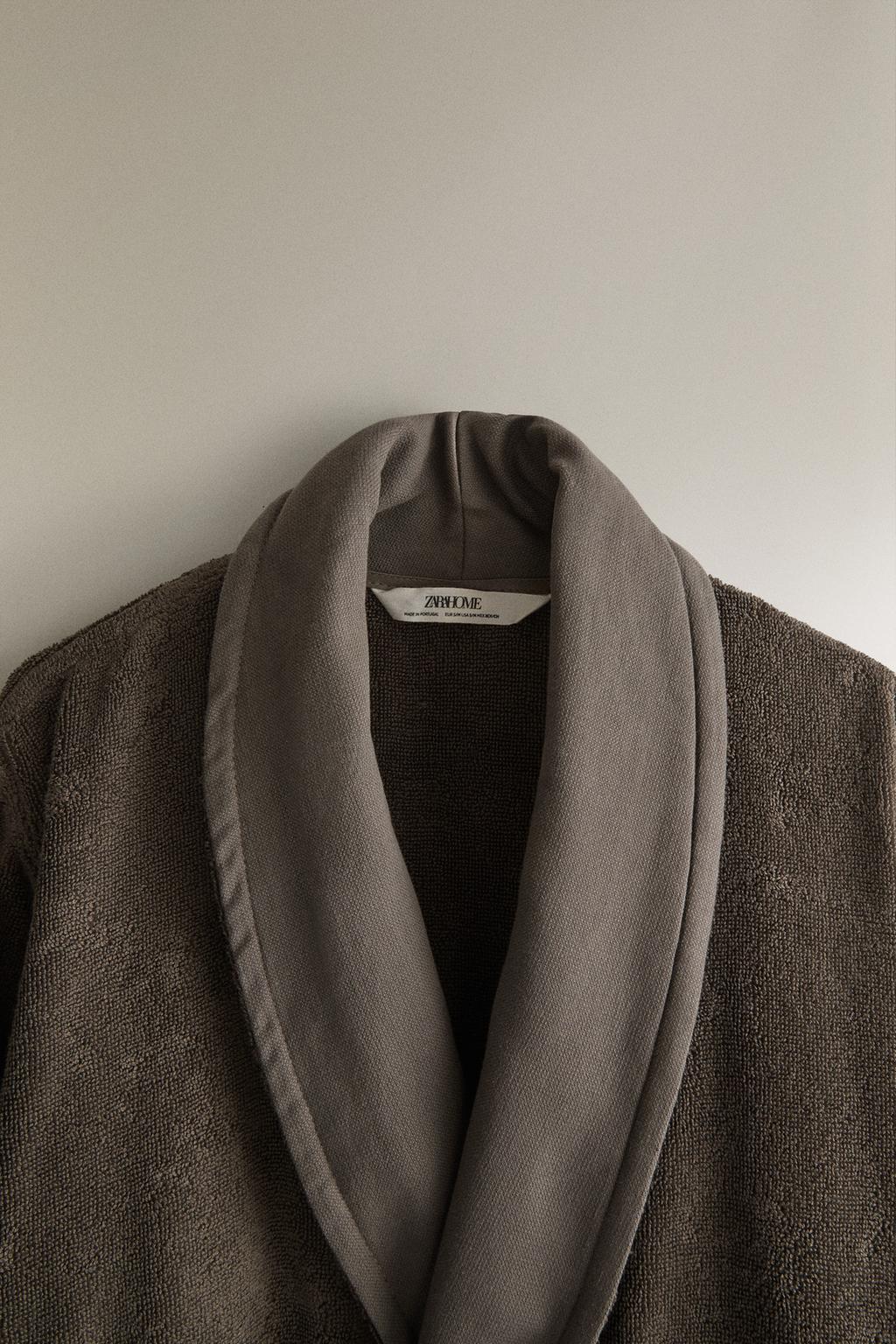 Хлопковый халат с нашивками из ткани