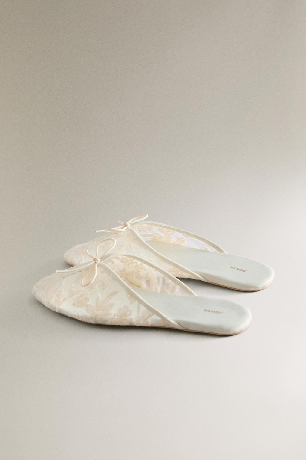 Туфли-мюли с вышивкой цветов