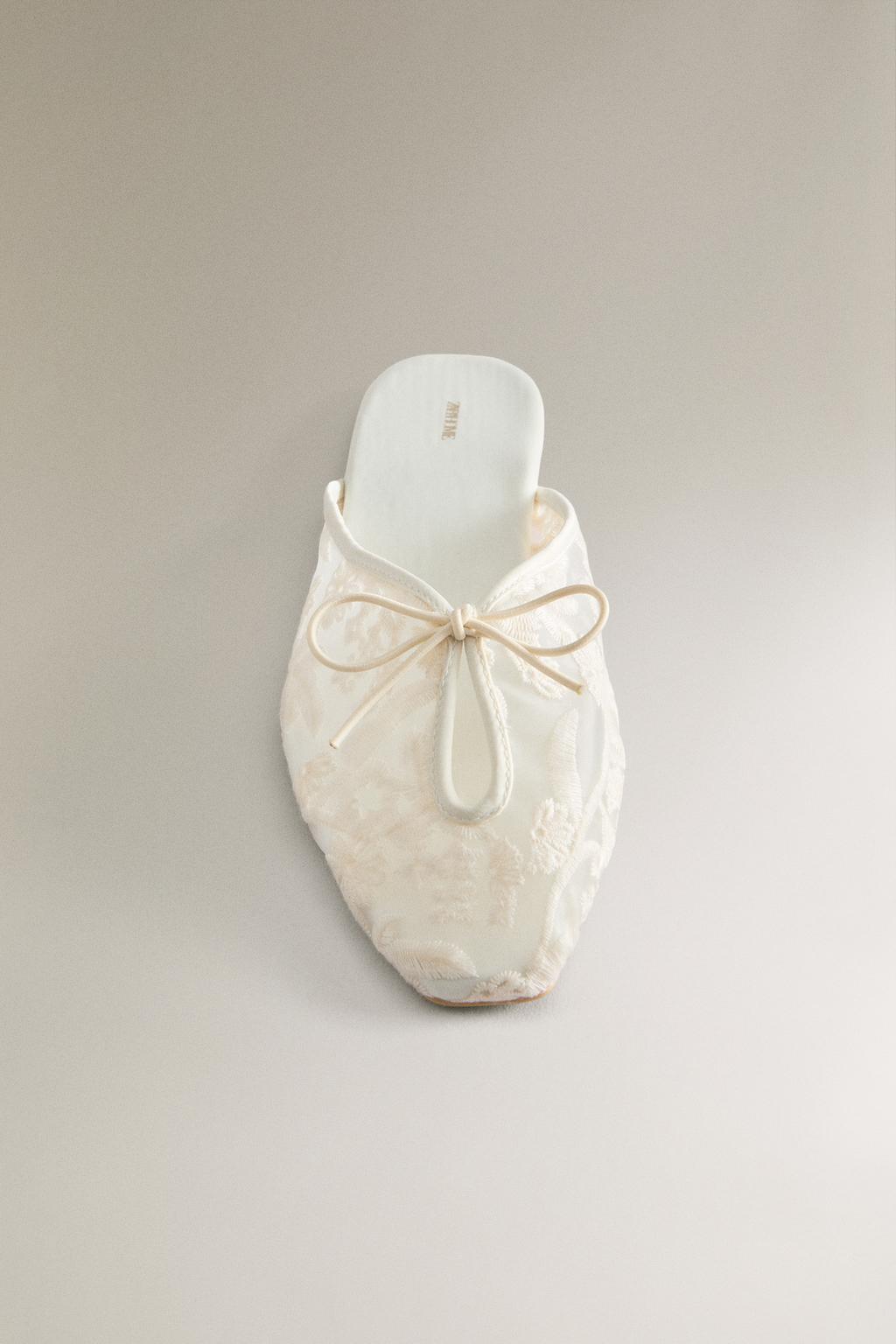 Туфли-мюли с вышивкой цветов