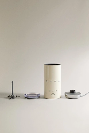 Электрический вспениватель молока SMEG- Заказать в России