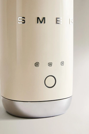 Электрический вспениватель молока SMEG- Заказать в России