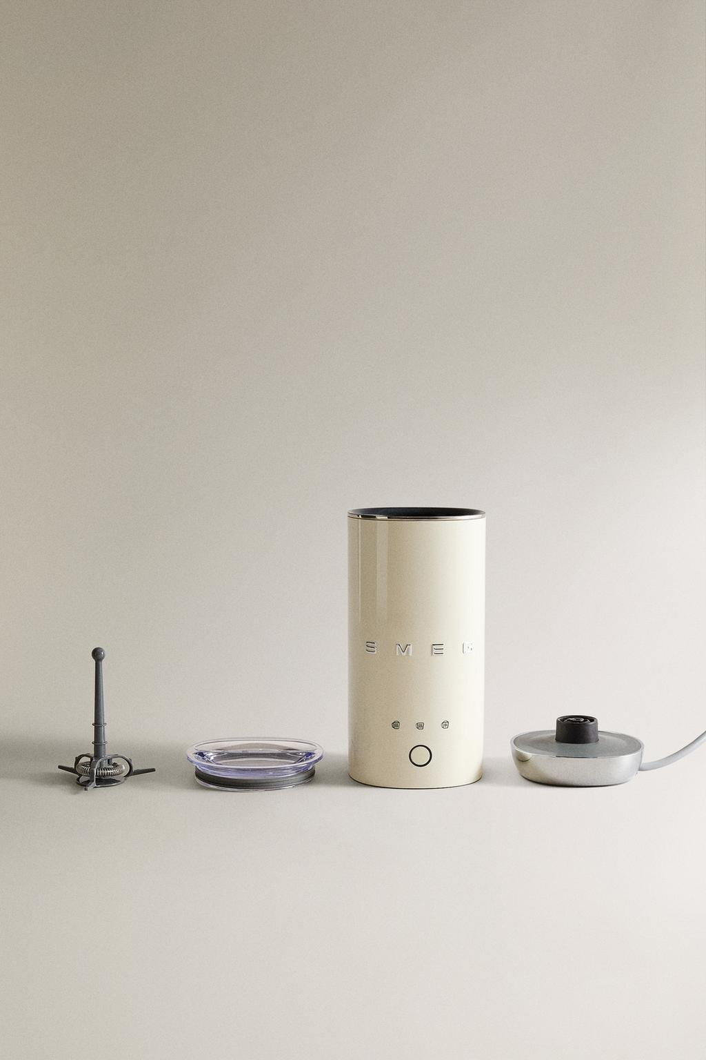 Электрический вспениватель молока smeg