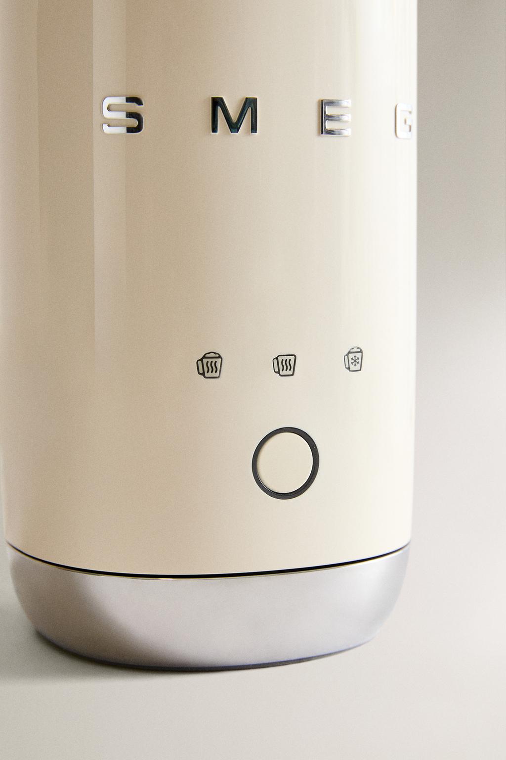 Электрический вспениватель молока smeg