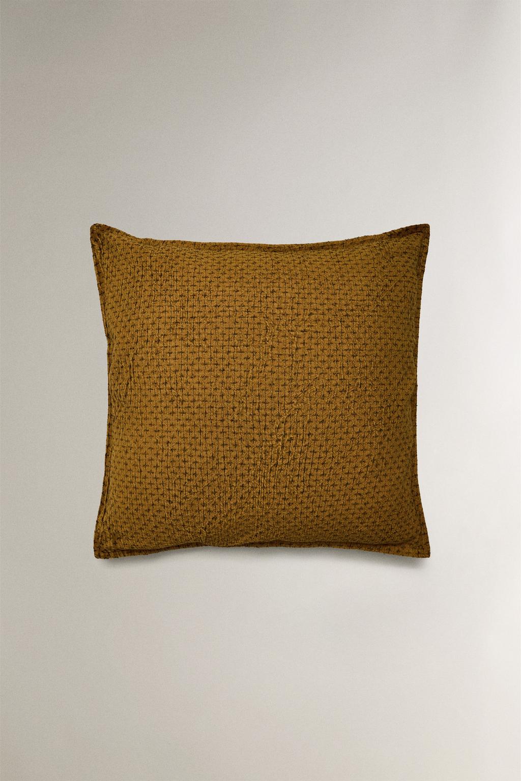 Чехол на подушку с крестовидным дизайном