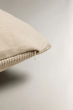 Чехол на подушку с двойной линией- Заказать в России