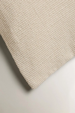 Чехол на подушку с линией в рельефе- Заказать в России