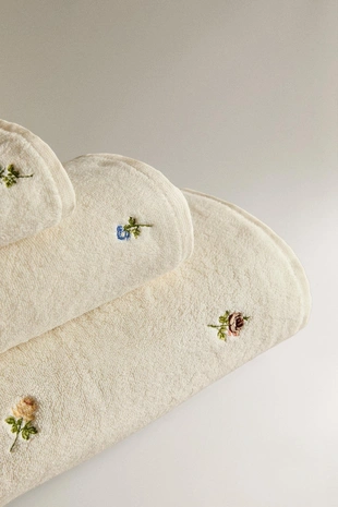 Полотенце для ванны с вышивкой цветочных мотивов- Заказать в России