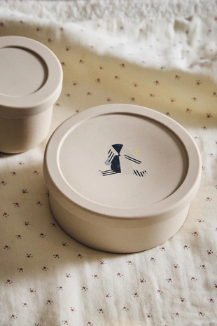 Детская силиконовая ланч-коробка с кроликом- Заказать в России