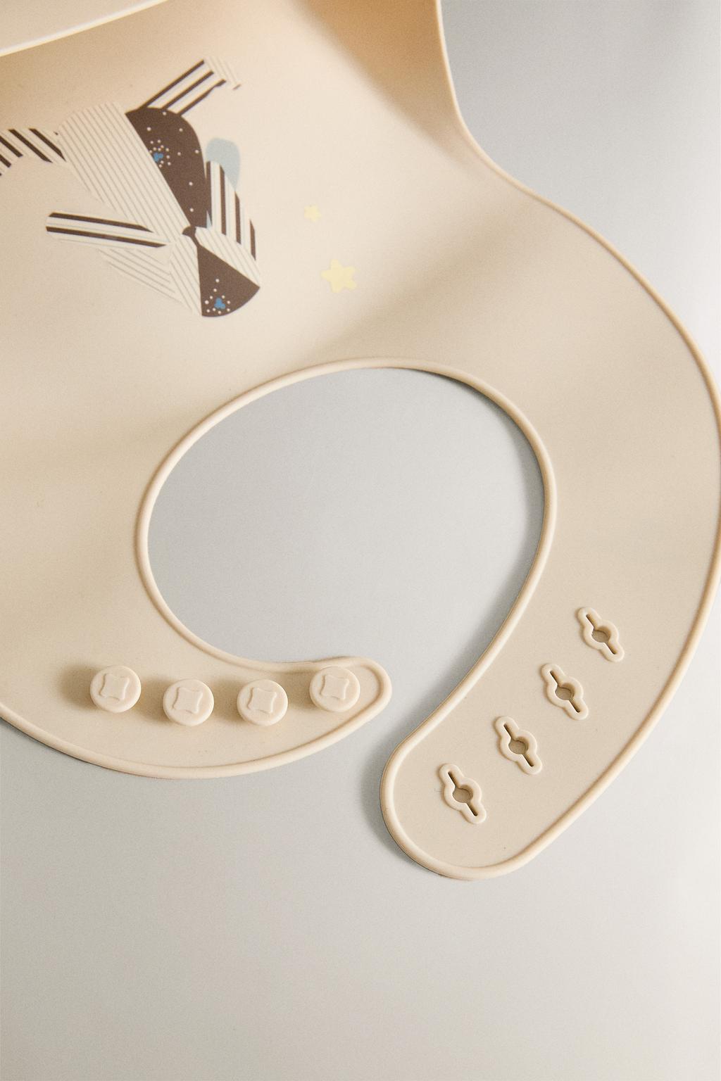 Детский силиконовый слюнявчик с изображением кролика