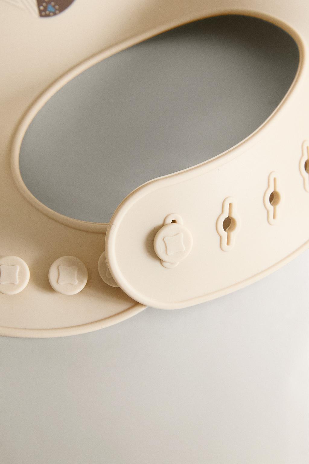 Детский силиконовый слюнявчик с изображением кролика