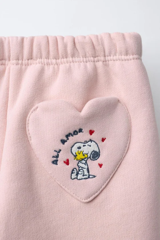 ДЖОГГЕРЫ ИЗ МЯГКОЙ ТКАНИ SNOOPY PEANUTS™