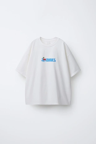 Футболка с принтом «вишни и конфеты»