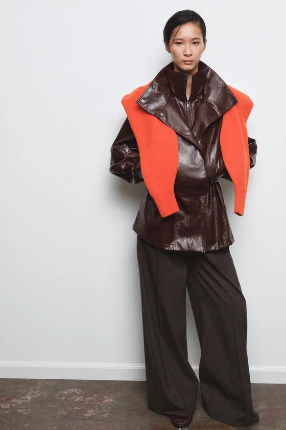КУРТКА ИЗ ИСКУССТВЕННОЙ КОЖИ — коллекция Zara «ZW»