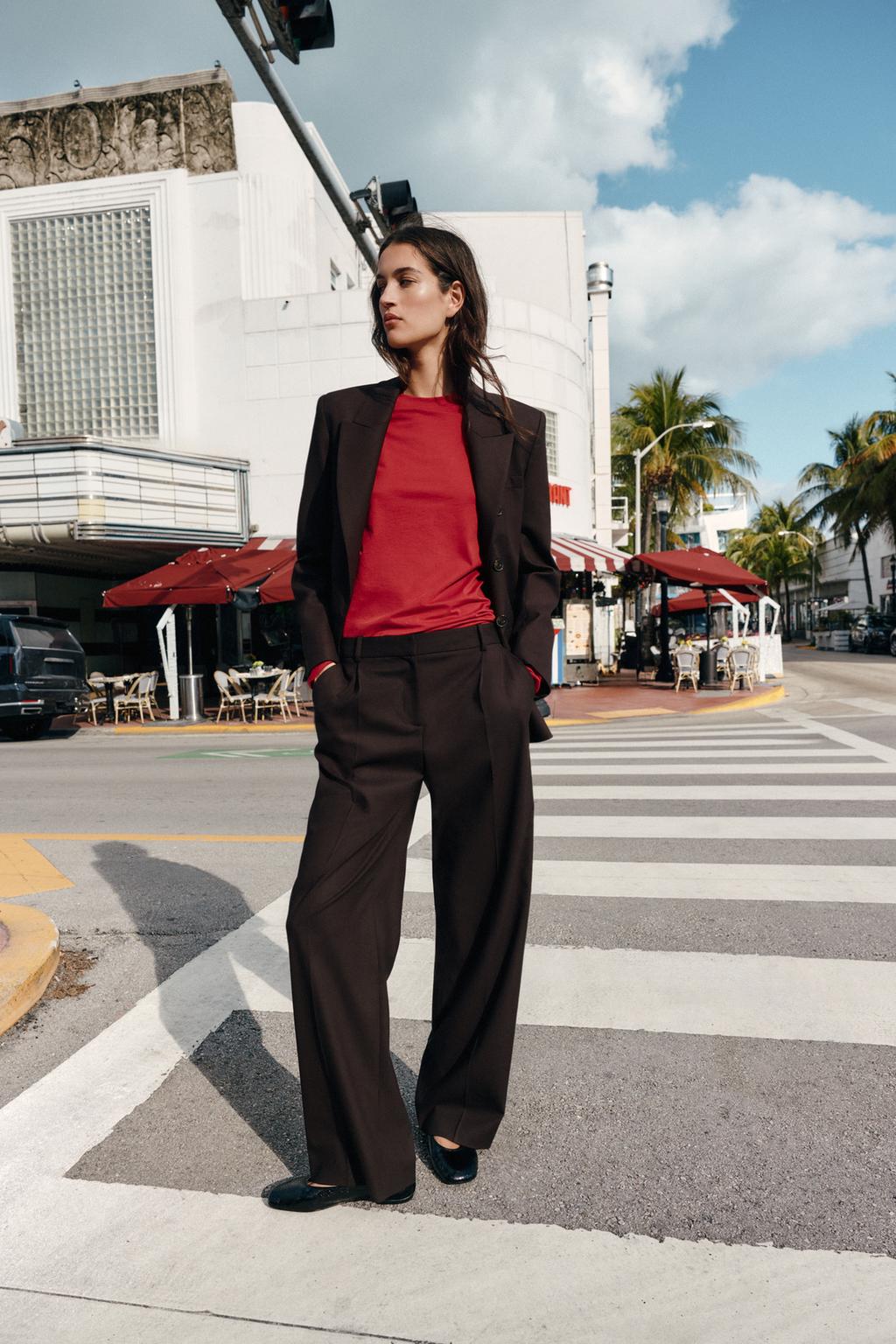 ПРЯМЫЕ БРЮКИ С ЗАЩИПАМИ