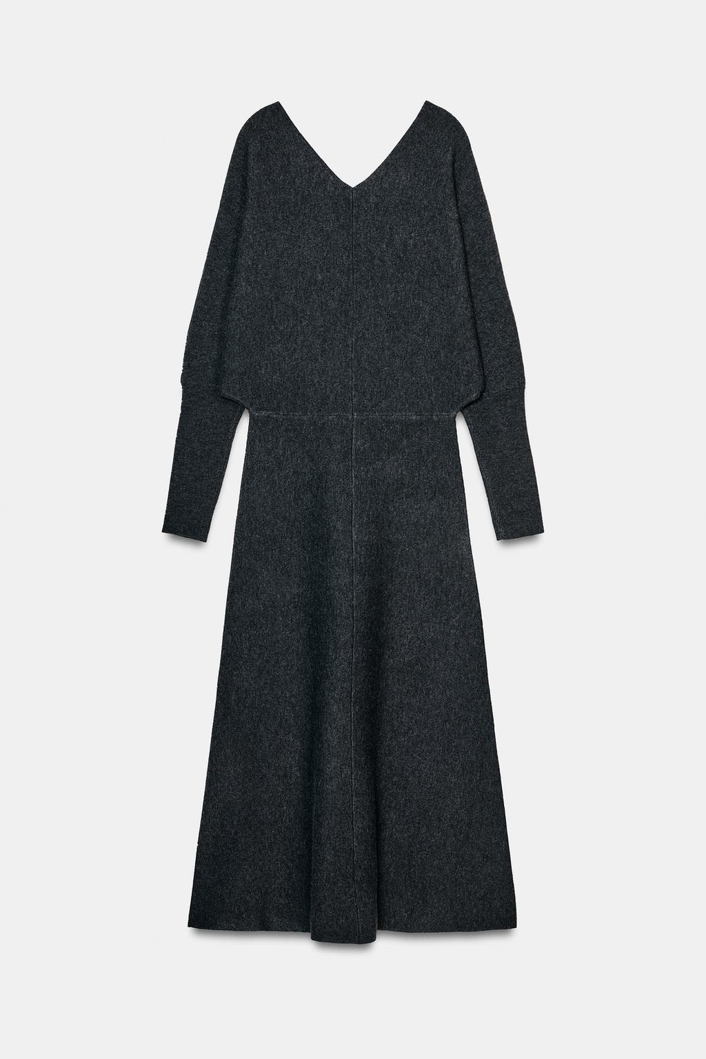 ТРИКОТАЖНОЕ ПЛАТЬЕ МИДИ С V-ОБРАЗНЫМ ВЫРЕЗОМ