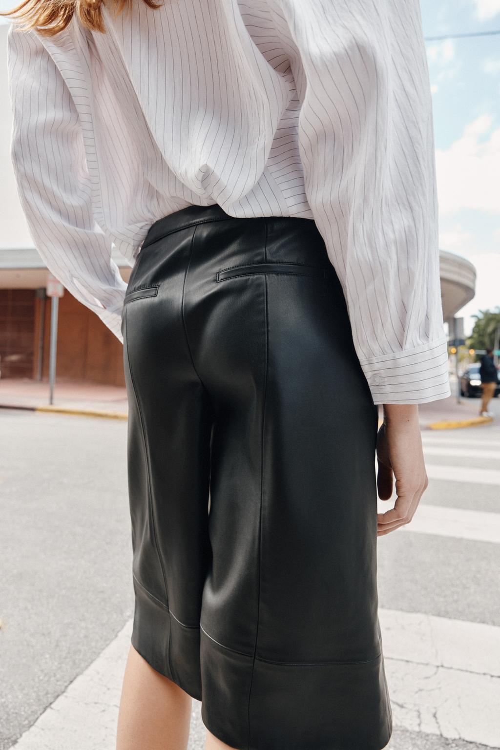 ДЛИННЫЕ БЕРМУДЫ ИЗ ИСКУССТВЕННОЙ КОЖИ