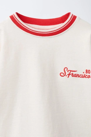 Футболка с вышитой надписью