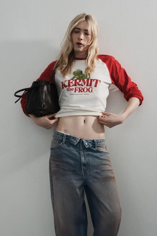 Джинсы TRF со средней посадкой и отворотом на поясе- Заказать в России