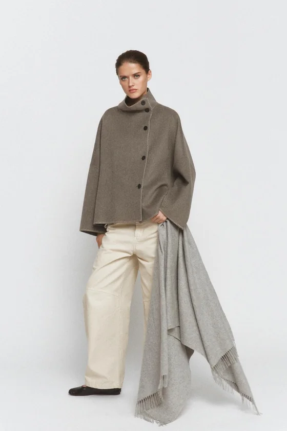 КУРТКА ИЗ СМЕСОВОЙ ШЕРСТИ С КОНТРАСТНОЙ СТРОЧКОЙ — коллекция Zara «ZW»