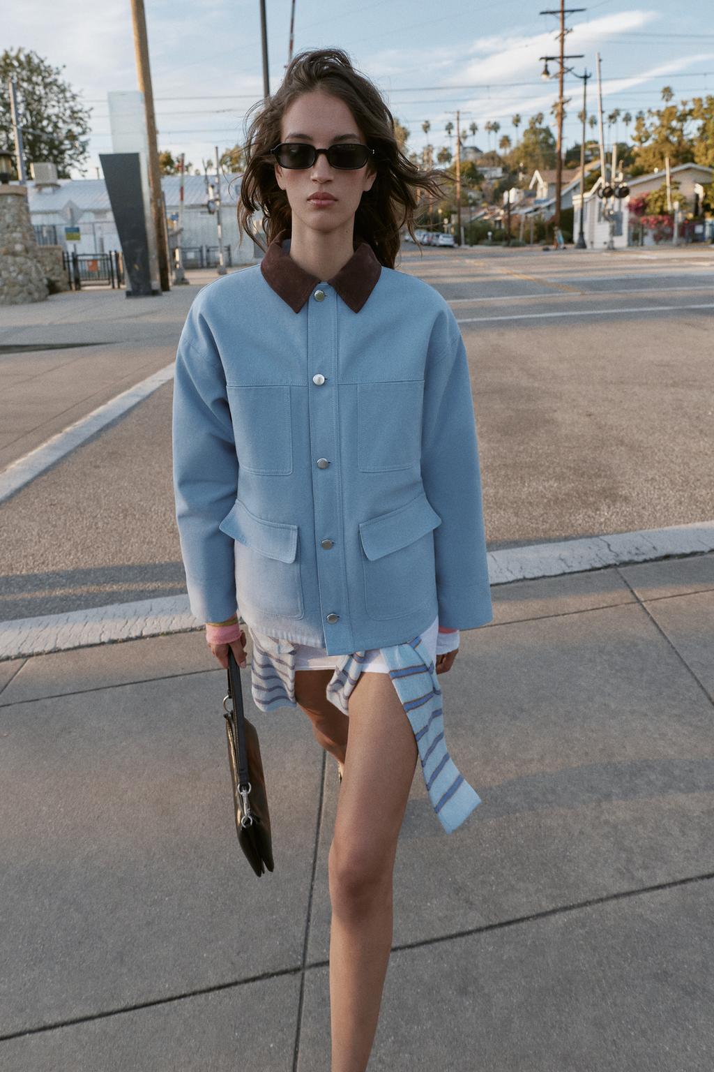 СТЕГАНАЯ КУРТКА С КОМБИНИРОВАННЫМ ВОРОТНИКОМ