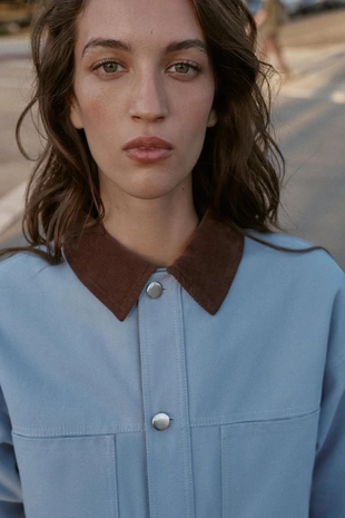 Стеганая куртка с комбинированным воротником- Заказать в России