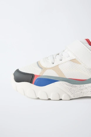 Кроссовки со вставками- Заказать в России