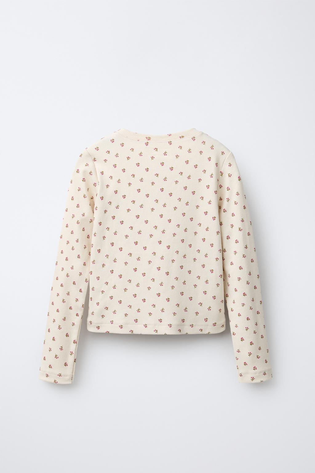 ФУТБОЛКА С ЦВЕТОЧНЫМ ПРИНТОМ И НАДПИСЬЮ