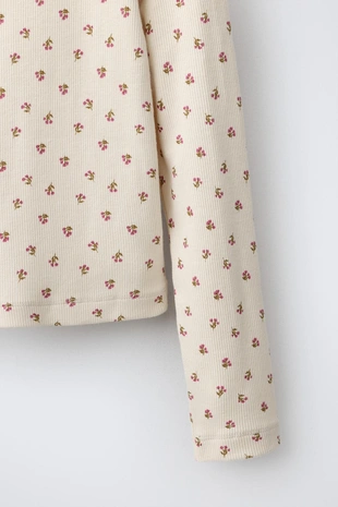 Футболка с цветочным принтом и надписью- Заказать в России