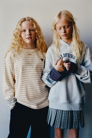 Лонгслив в полоску с вышитым сердцем- Заказать в России