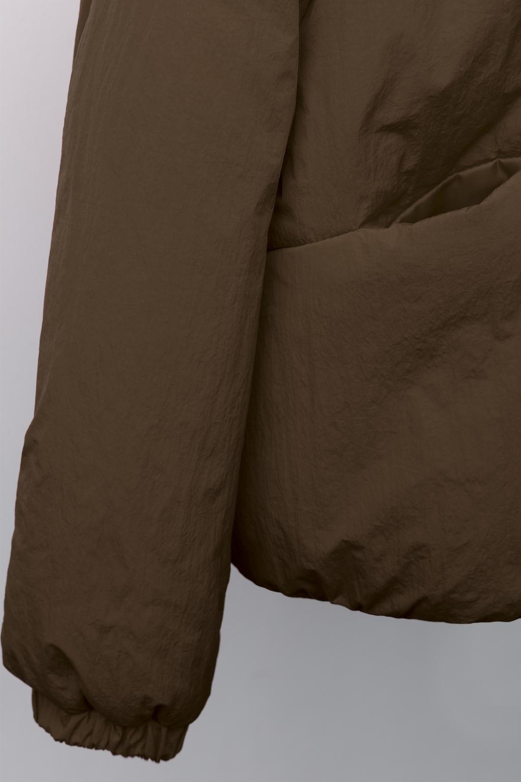 СТЕГАНАЯ КУРТКА С КАПЮШОНОМ И ФЛИСОВОЙ ПОДКЛАДКОЙ