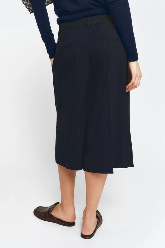 ШОРТЫ В ПОЛОСКУ С ЗАЩИПАМИ — коллекция Zara «ZW»