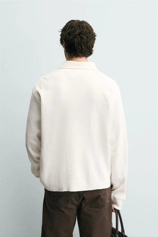 Поло из хлопка с рельефным узором и контрастным воротником