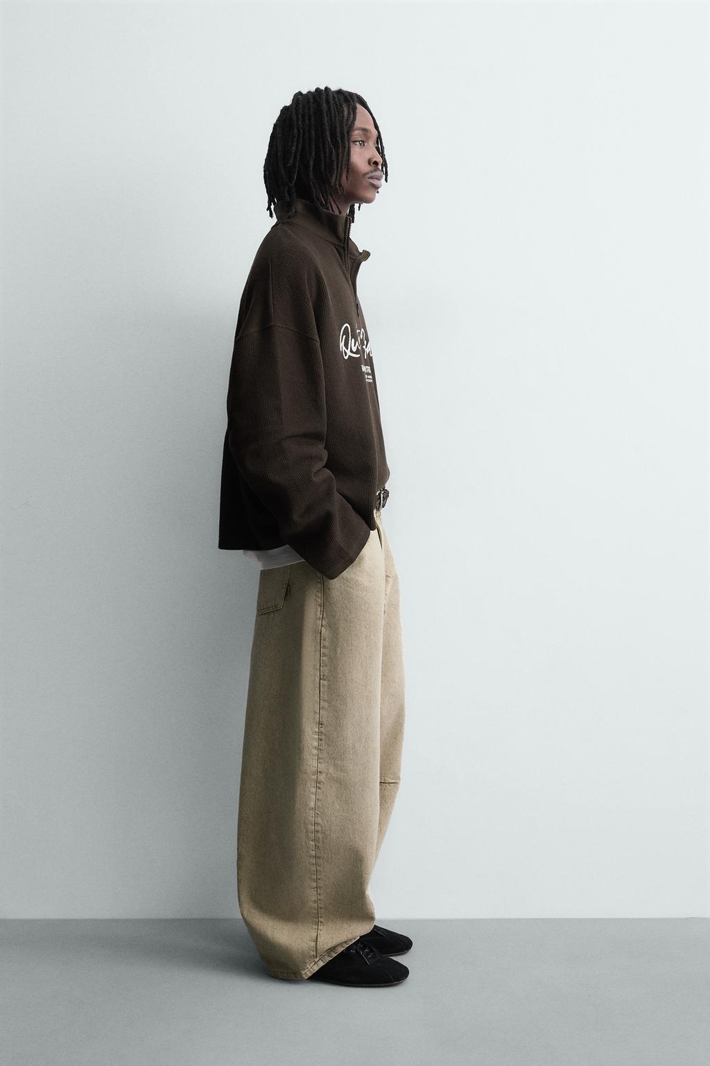 ТОЛСТОВКА С ПРИНТОМ И ВОРОТНИКОМ НА МОЛНИИ