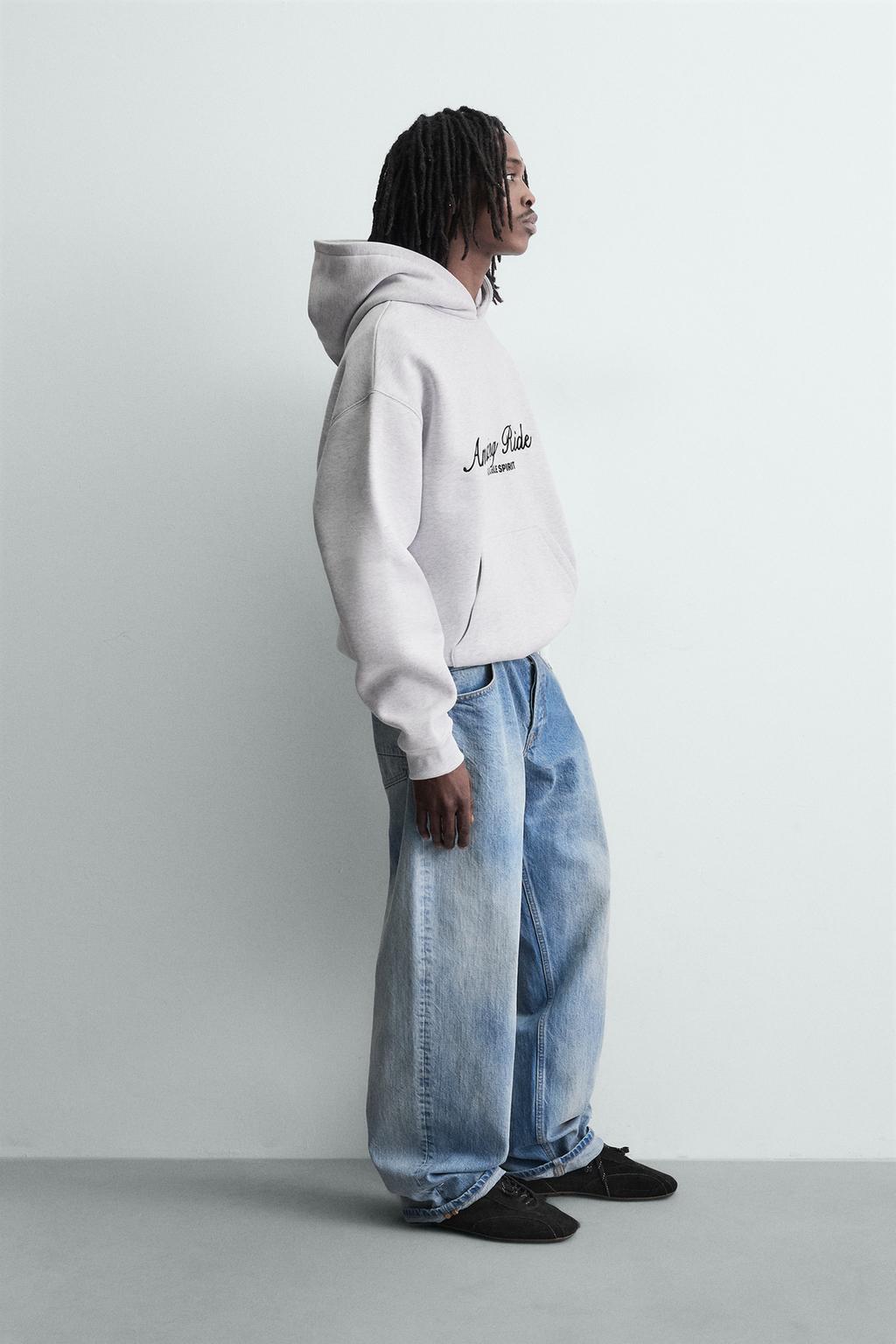 ТОЛСТОВКА С КОМБИНИРОВАННЫМИ НАДПИСЯМИ