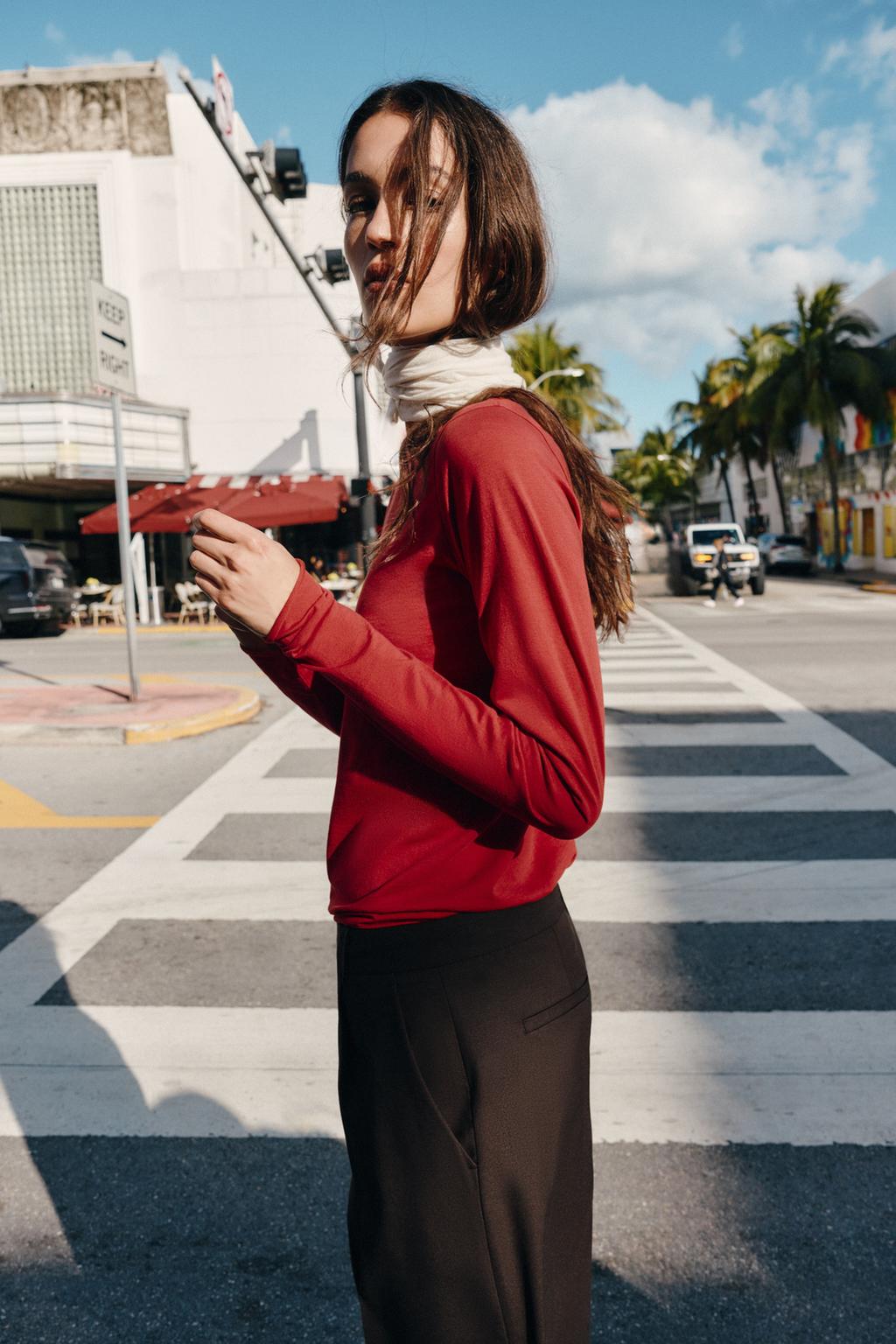 ХЛОПКОВАЯ ФУТБОЛКА С ДЛИННЫМИ РУКАВАМИ