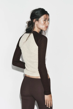 Футболка поло с контрастными элементами- Заказать в России