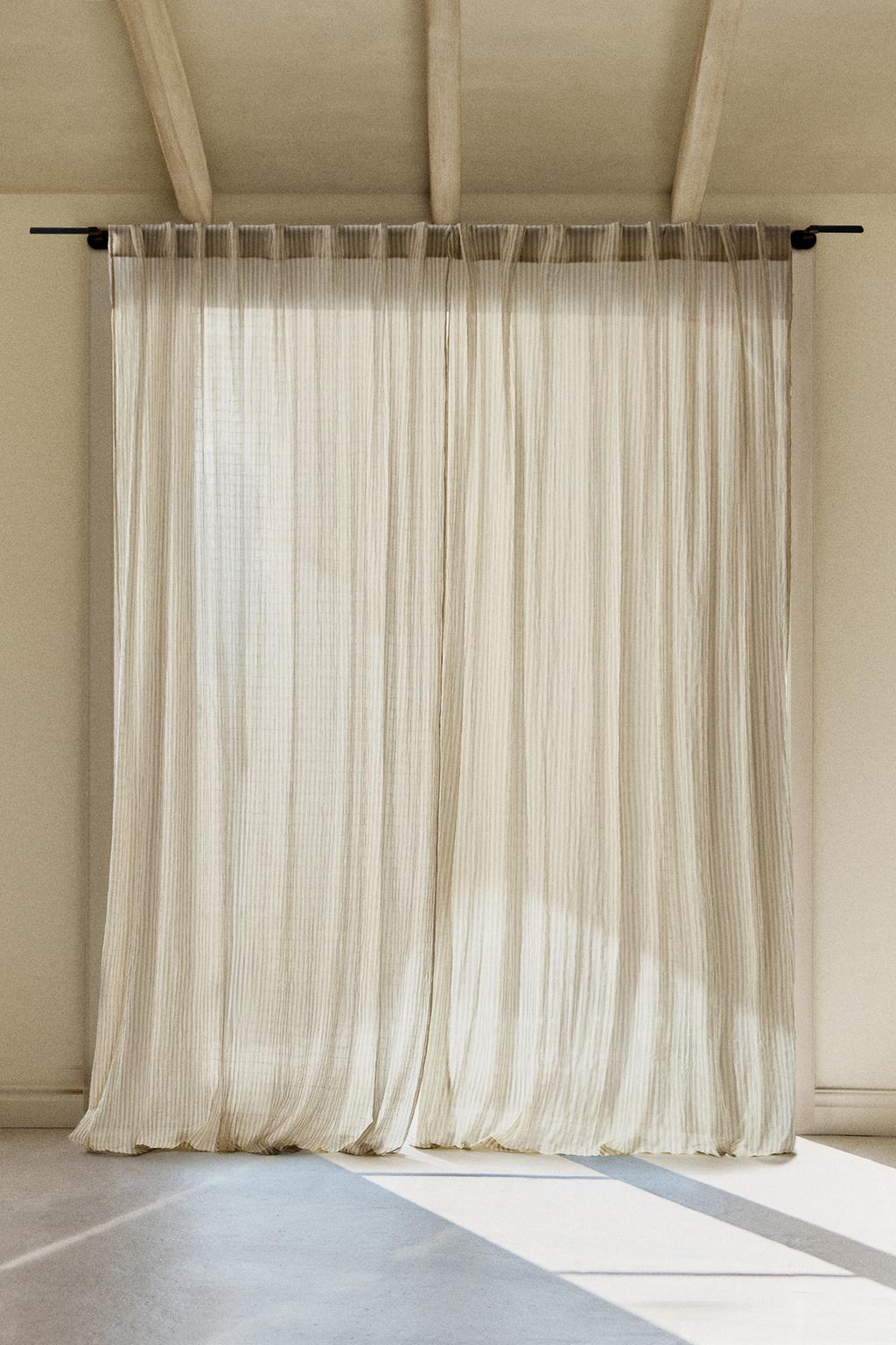 Занавеска из полосатого муслина