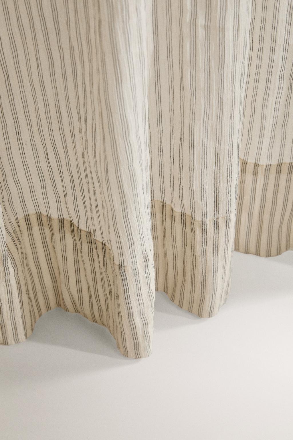 Занавеска из полосатого муслина