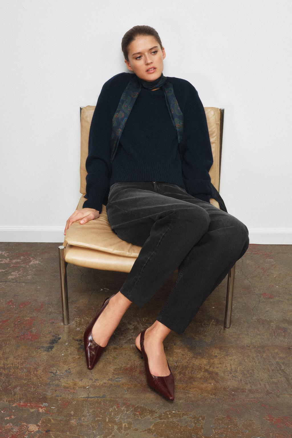 КОЖАНЫЕ ТУФЛИ-МЮЛИ НА КАБЛУКЕ