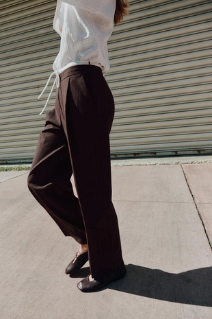 Широкие брюки с двойным поясом