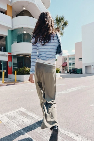 Брюки с широкими штанинами и двойным поясом- Заказать в России